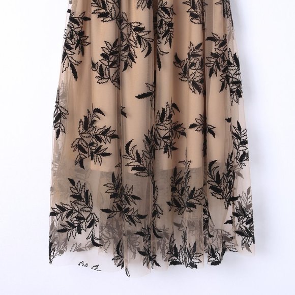 𝅺HIGH-WAISTED Maxi Skirt with Floral Embroidery - Picture 4 of 6